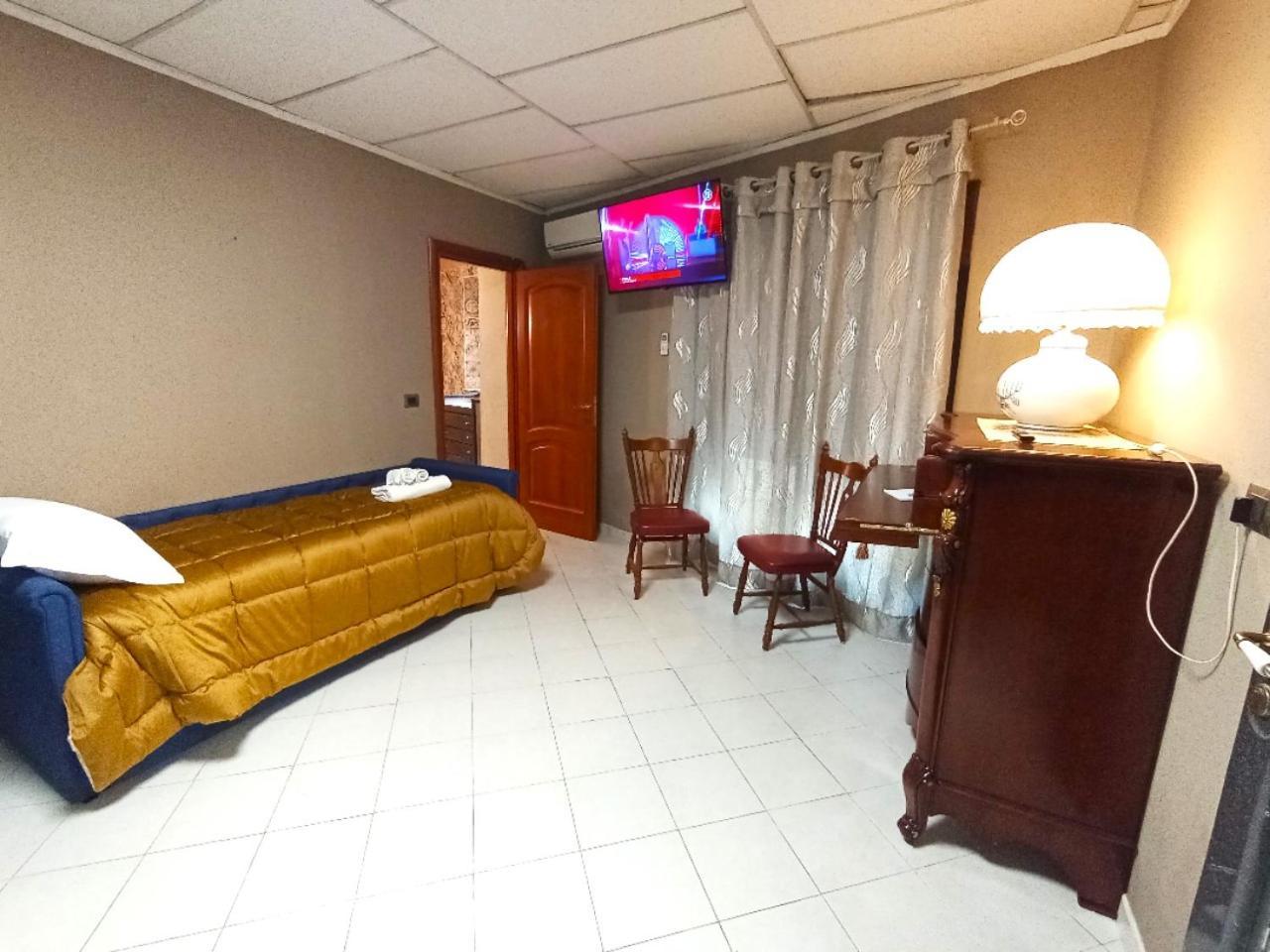 Red Fox Rooms Decimomannu Esterno foto