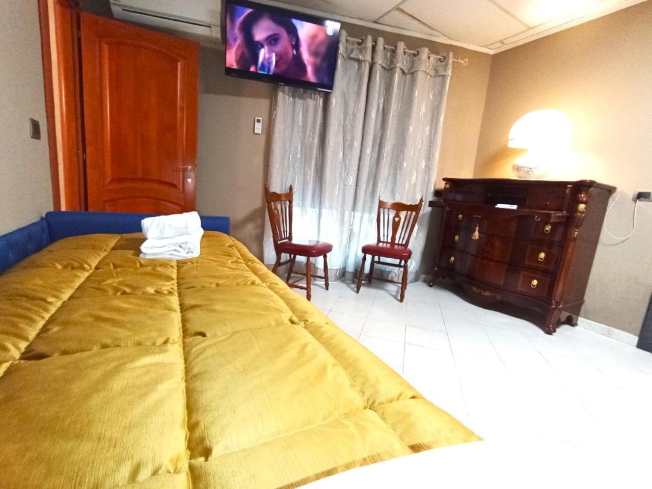 Red Fox Rooms Decimomannu Esterno foto