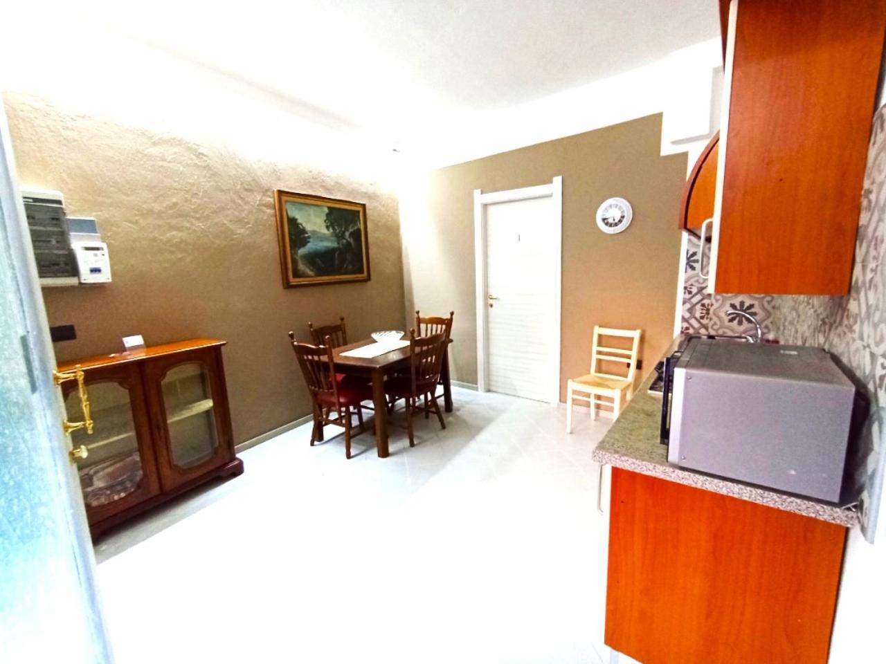 Red Fox Rooms Decimomannu Esterno foto