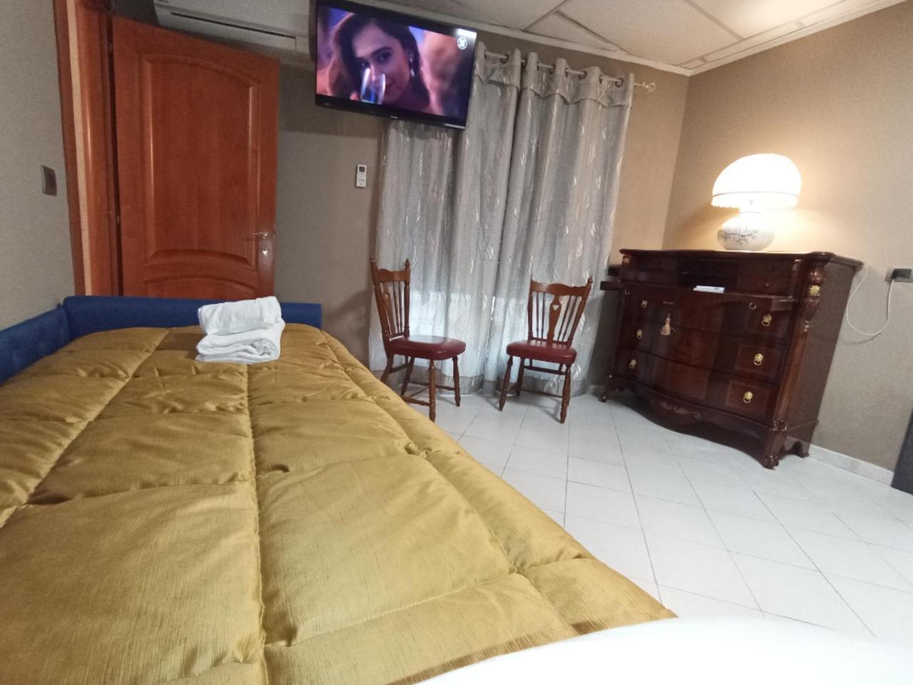 Red Fox Rooms Decimomannu Esterno foto