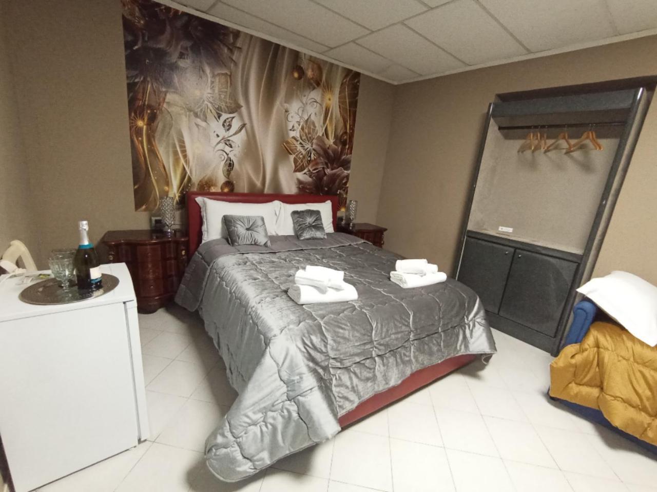 Red Fox Rooms Decimomannu Esterno foto